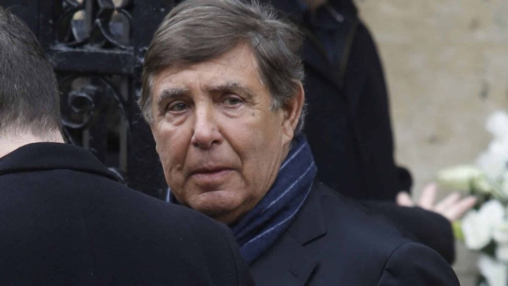 Jean-Pierre Foucault : le présentateur fait des confidences déchirantes sur l'assassinat de son père...