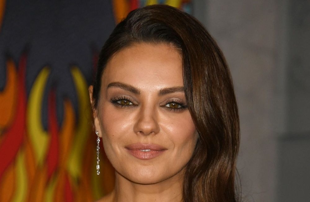 Mila Kunis : son astuce imparable pour camoufler ses premiers cheveux blancs en 30 secondes
