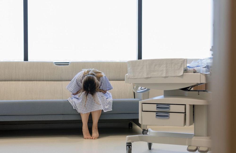 Lyon : ballottée toute une nuit entre urgences et maternité, une femme enceinte perd son bébé