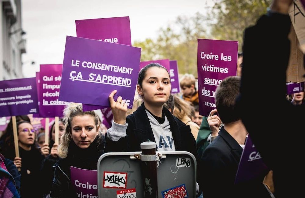 Consentement : la loi sur le viol « doit être modifiée », selon les rapporteures d'une mission parlementaire
