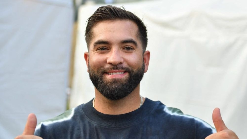 "Des kilos de weed" : Vianney raconte son trip hallucinant avec Kendji Girac en Jamaïque