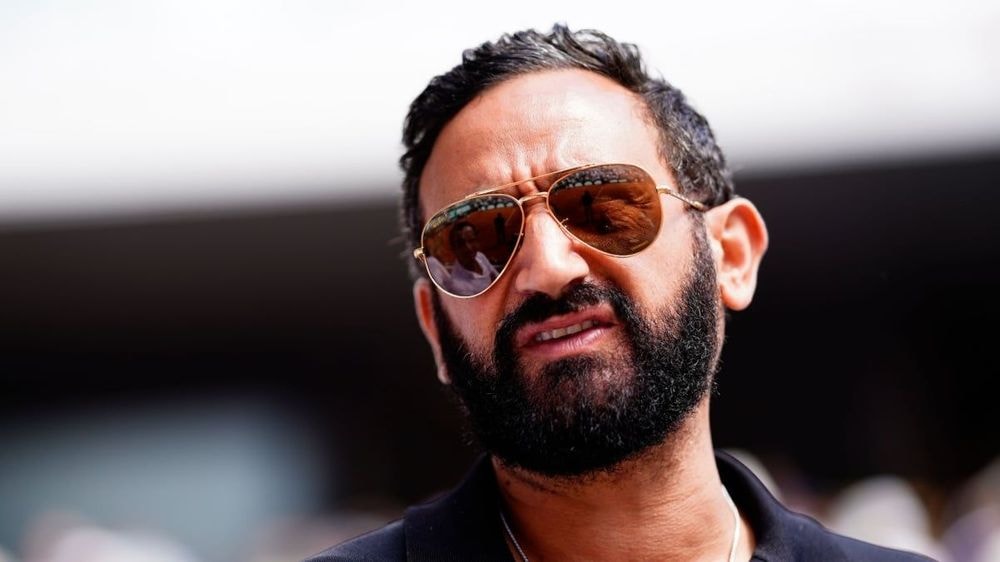 Cyril Hanouna "au chômage" : des canettes par dizaines, "Baba noie sa déprime"