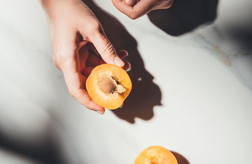 Ventre plat, peau nette, bronzage doré : voici le fruit star de l'été à adopter d'urgence