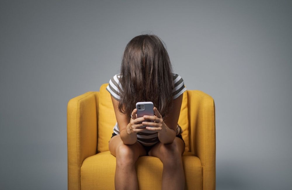 L'édito de ELLE : le silence de la génération Z est-il si grave que ça ?