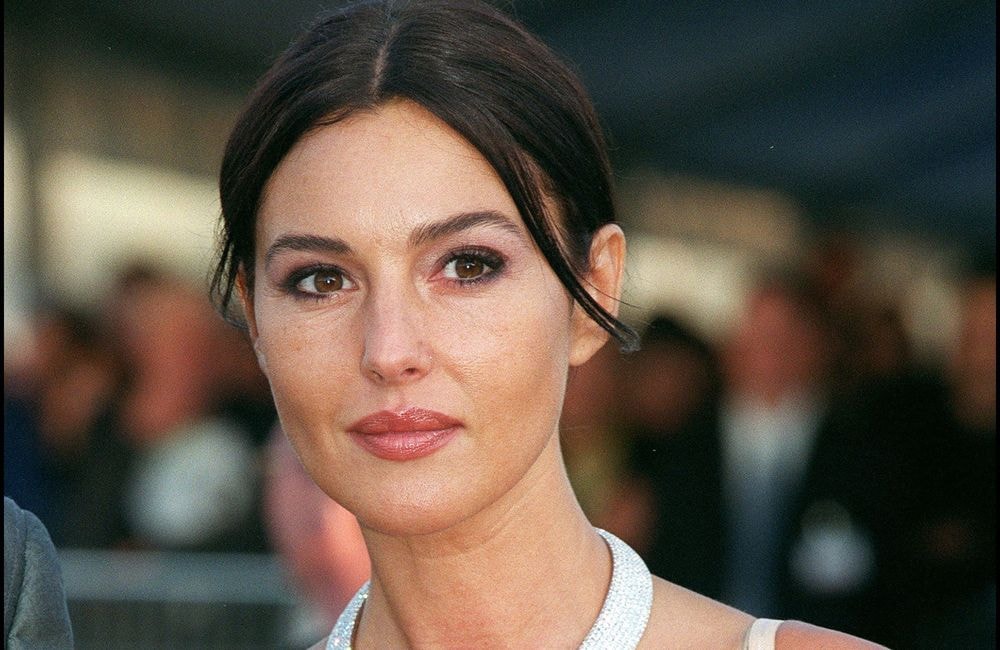 Années 90 : elles veulent toutes le maquillage signature de Monica Bellucci