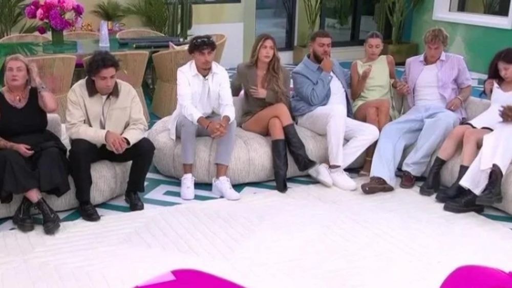 "Ça fait deux semaines" : deux candidats de Secret Story annoncent être en couple !