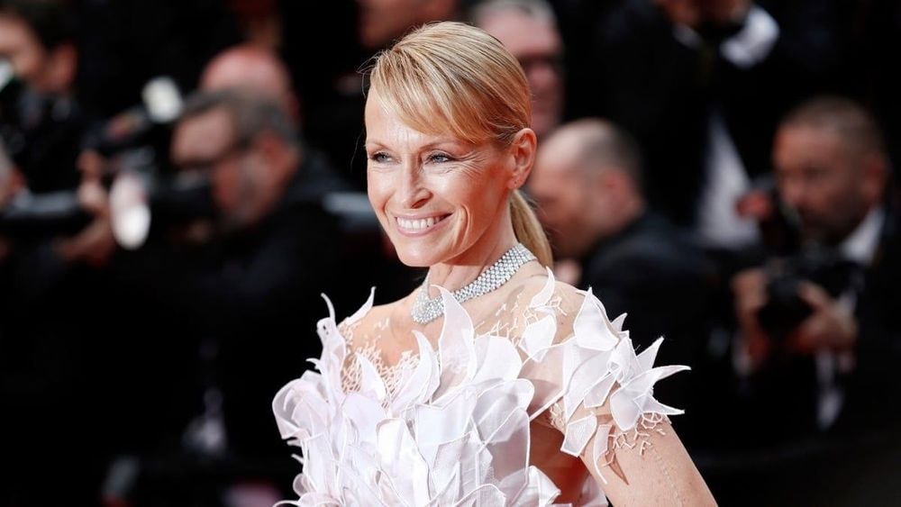 Estelle Lefébure : elle s'invite au concert de Sylvie Vartan