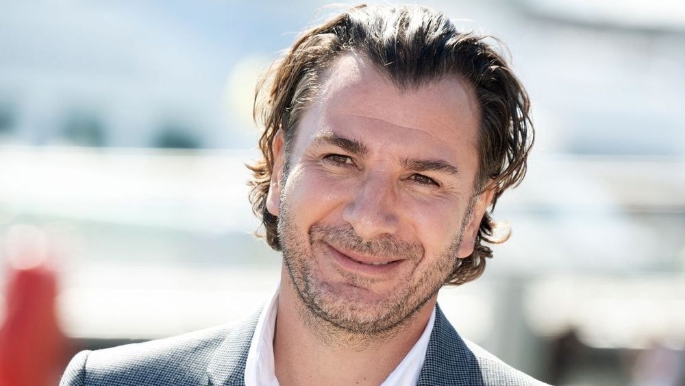 Comment Michaël Youn a failli ruiner le tournage de sa dernière série FlashBack : “Tous mes permis avaient sauté !”