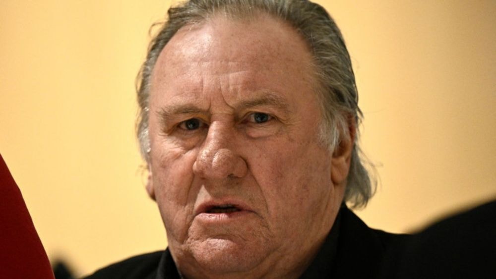 "Une réelle volonté d’apaisement" : Gérard Depardieu abandonne ses poursuites contre Complément d’Enquête qu’il accusait de "montage illicite"