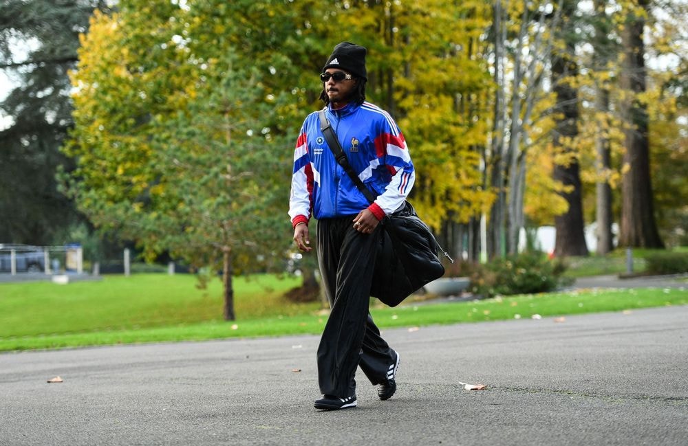 Survêtement et baskets : le clin d’œil mode de Jules Koundé à Clairefontaine