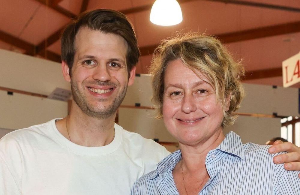 Luana Belmondo dévoile un tendre cliché avec son fils Alessandro en Italie