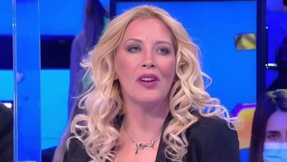 Loana annonce une mauvaise nouvelle concernant sa maman : « Depuis qu’elle est à l’hôpital… »