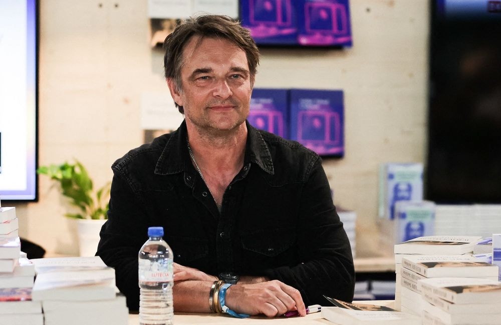 David Hallyday dévoile son nouveau single : un tendre clin d’oeil à sa soeur Laura Smet