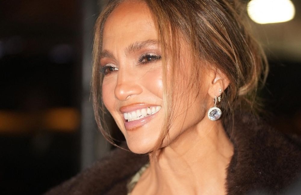 L’astuce étonnante utilisée par Jennifer Lopez pour un regard défatigué en quelques minutes