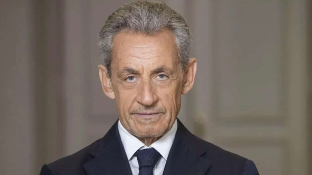 Nicolas Sarkozy : balai, thon, yaourts... tout ce qu'on sait sur sa nouvelle vie en prison !