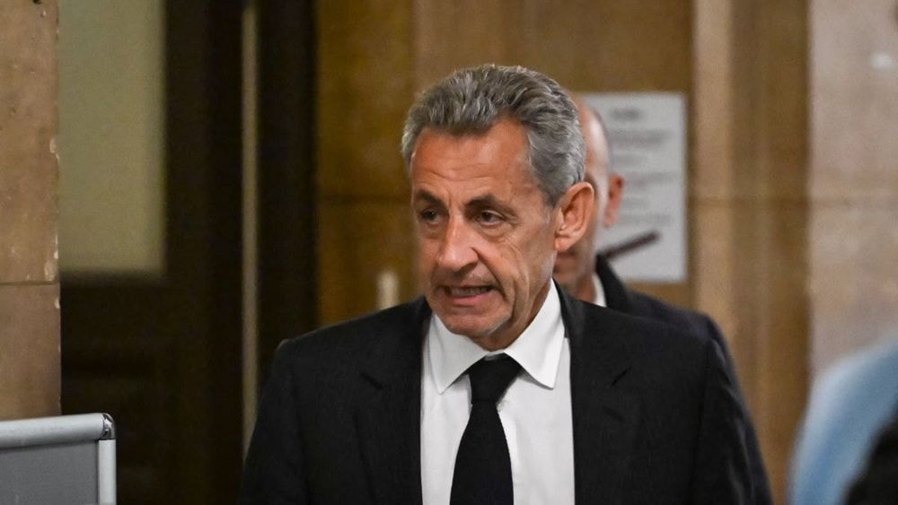 Affaire libyenne : Macron pourrait-il gracier Nicolas Sarkozy en cas de condamnation ?