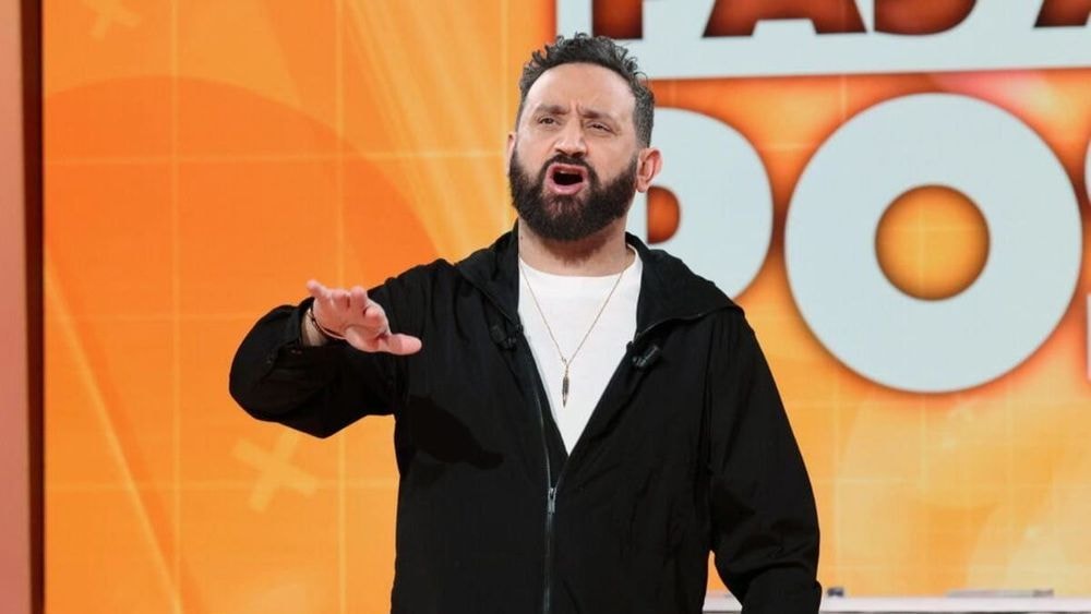 Une ex-chroniqueuse de TPMP, annonce son mariage et tease l’identité de son fiancé