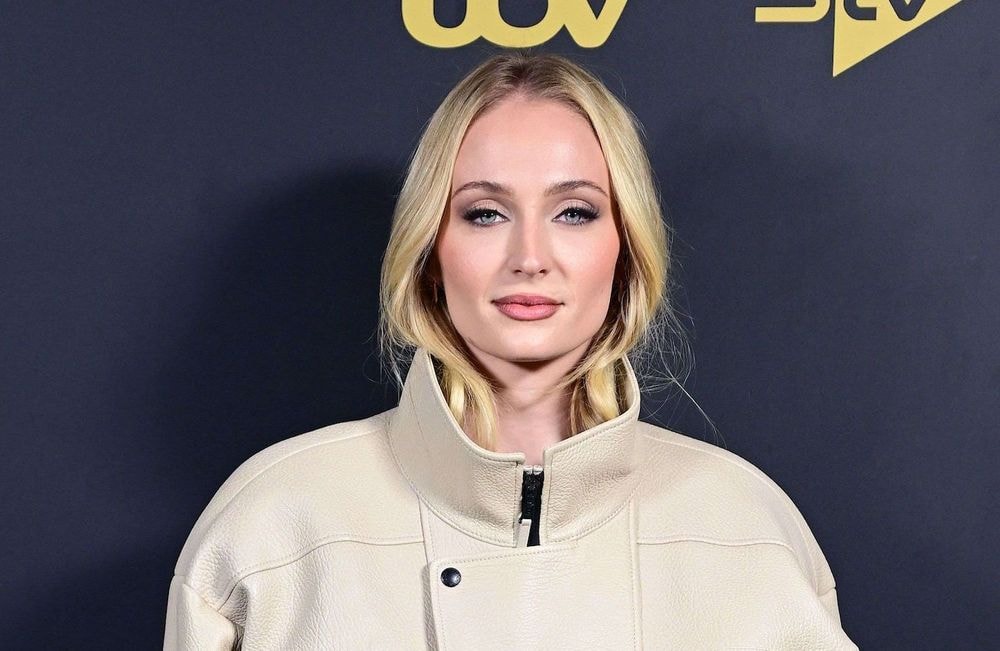 Sophie Turner : elle dévoile des clichés de son compagnon après l’officialisation de son divorce