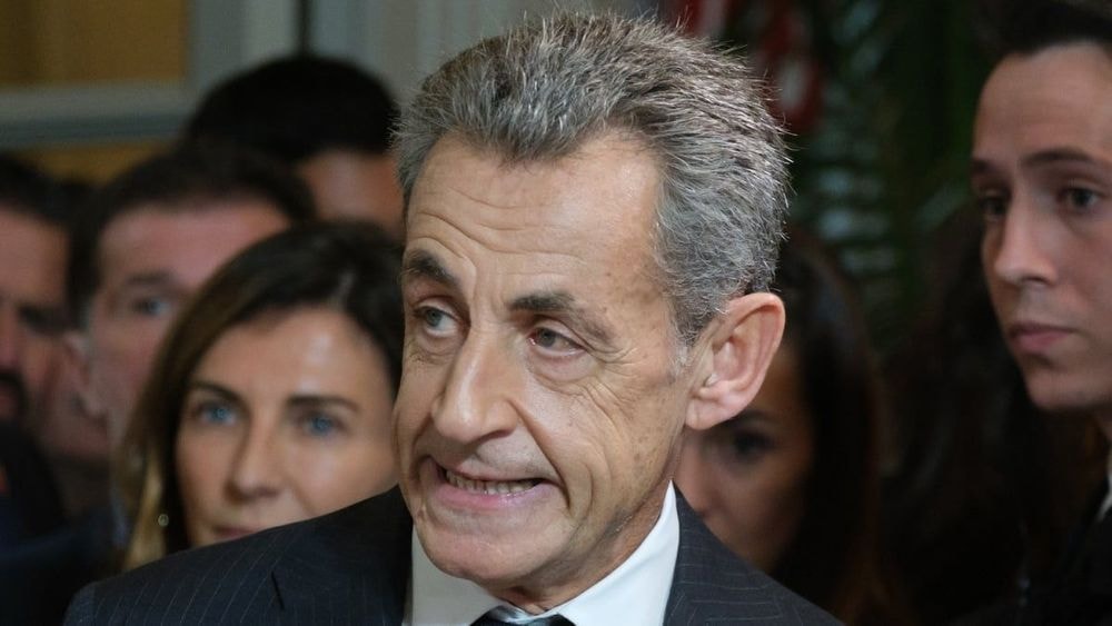 Nicolas Sarkozy en vacances dans les îles : un "déséquilibré" s'est introduit chez lui, frayeur pour l'ancien chef d'État