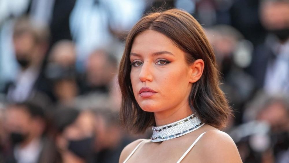 "Quand j'avais 14 ans…" : Adèle Exarchopoulos sans filtre sur sa vie intime