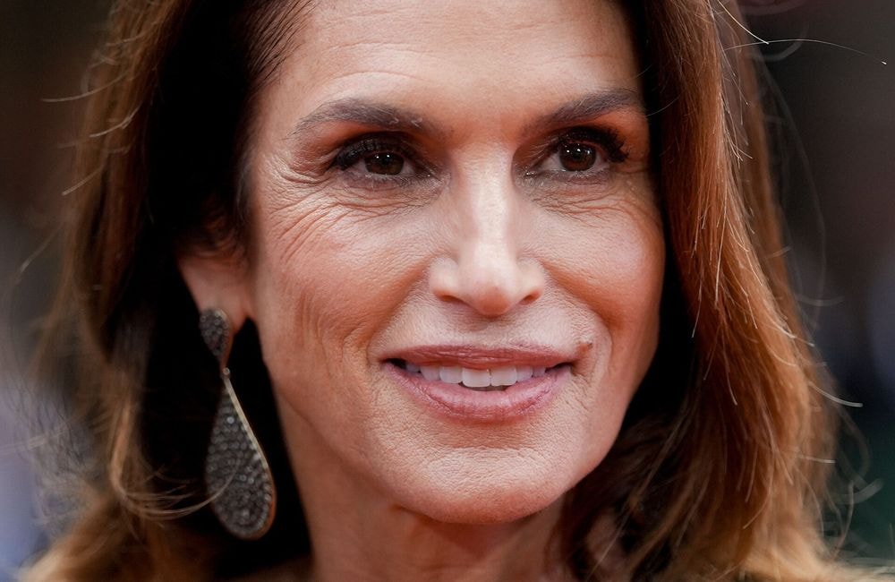 En vacances, Cindy Crawford ose le « no make-up » et enflamme la Toile