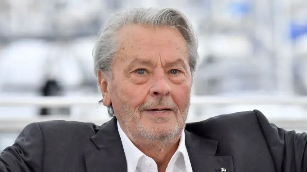 Sans pitié, la compagne d'Alain Delon accusée du pire : "Elle est allée jusqu'à…