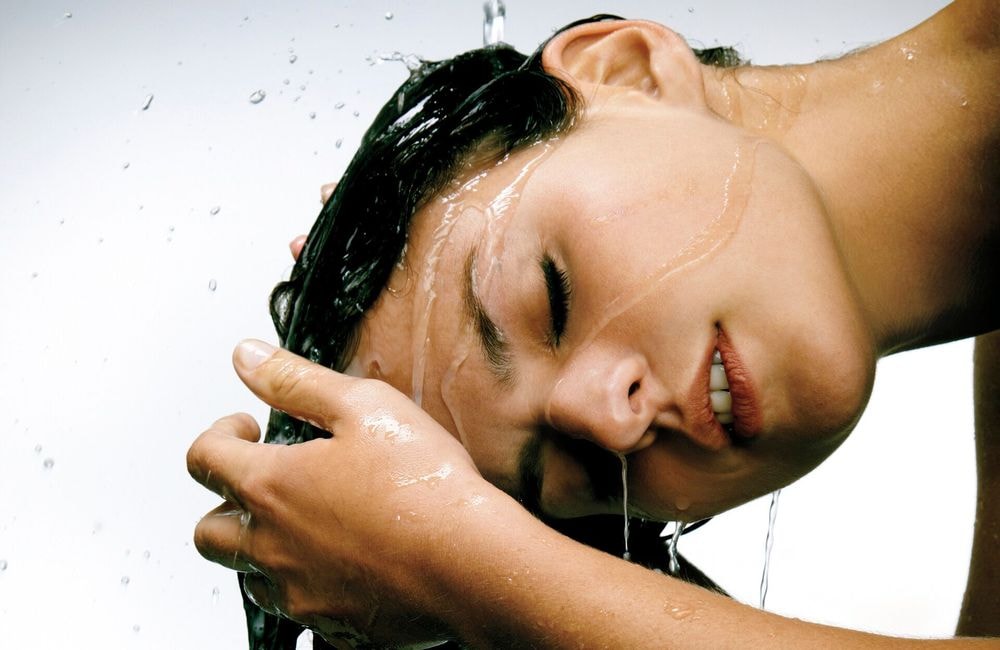 Spa capillaire japonais : la routine de pro à adopter chez soi pour des cheveux en pleine santé