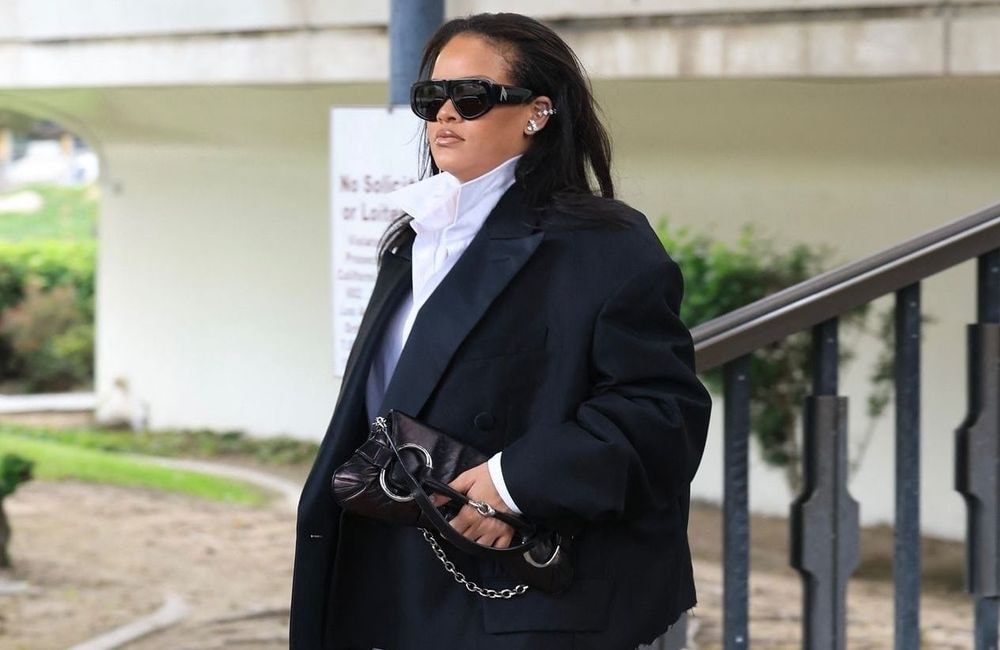 Rihanna l'a décidé, cette pièce oubliée des années 2000 sera son obsession mode cet hiver