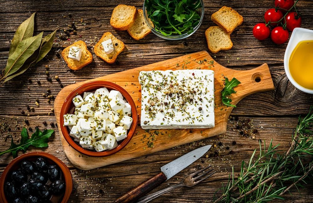 Avez-vous déjà testé la feta crispy ? Le détail qui va sublimer vos recettes d'été