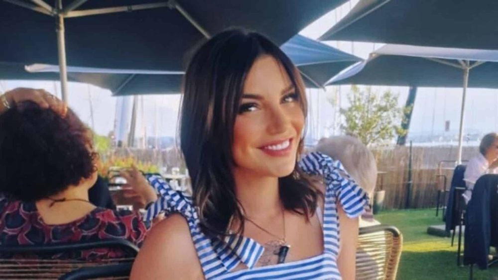 Nadege Lacroix : elle présente son fils et dévoile son visage pour la première fois !