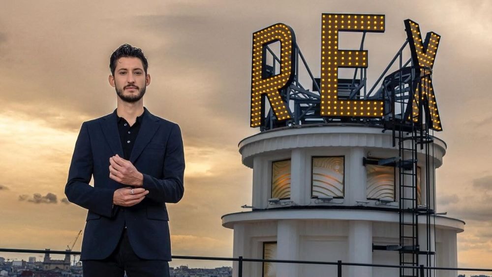 Pierre Niney jugé "médiocre", Benjamin Castaldi prend sa défense en direct
