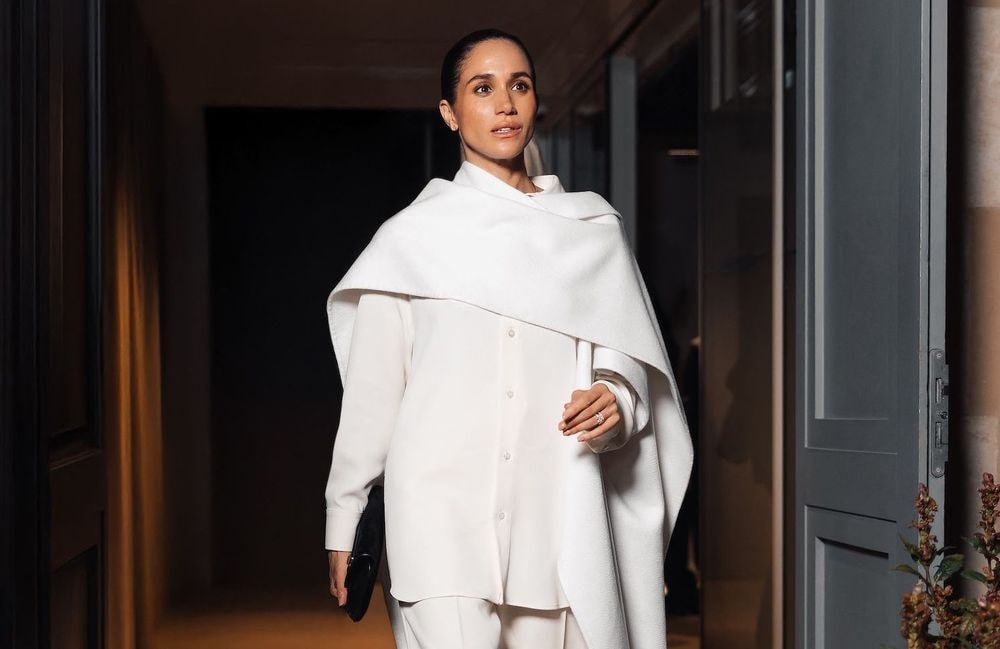 La sensation Meghan Markle à la Fashion Week de Paris : simple apparition ou stratégie bien rodée ?
