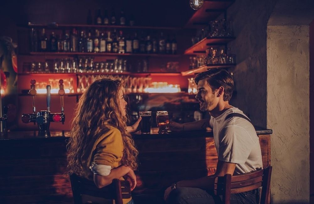 « Quiet dating » : que se cache-t-il derrière cette tendance des rencontres sans pression ?