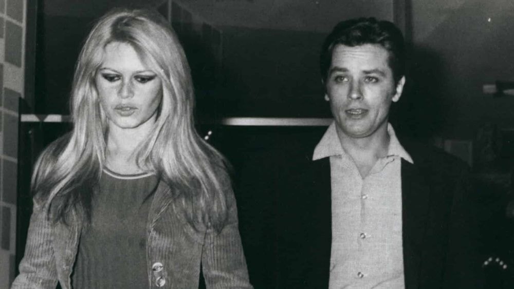 "Alain est beau certes mais..." : ces mots directs de Brigitte Bardot sur Alain Delon lors de leur première rencontre