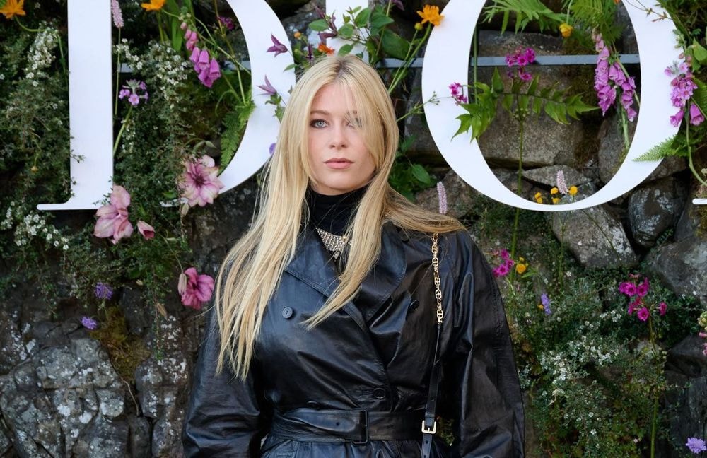 Claudia Schiffer : sa fille Clémentine fait une apparition remarquée au défilé Dior