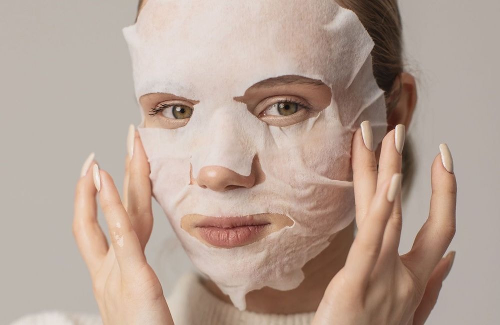 Épilation, peeling… Ces soins beauté que les pros recommandent d'éviter juste avant de prendre l’avion