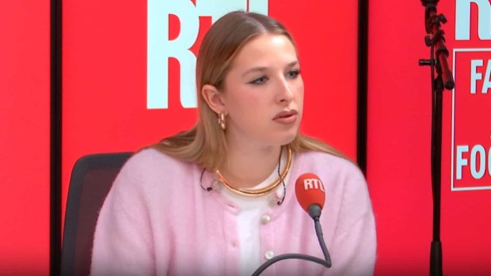 "J'espère qu'elle m'en veut pas" : Héléna remporte un nouveau prix pour son album, pourquoi la chanteuse s'inquiète-t-elle de la réaction de sa mère ?