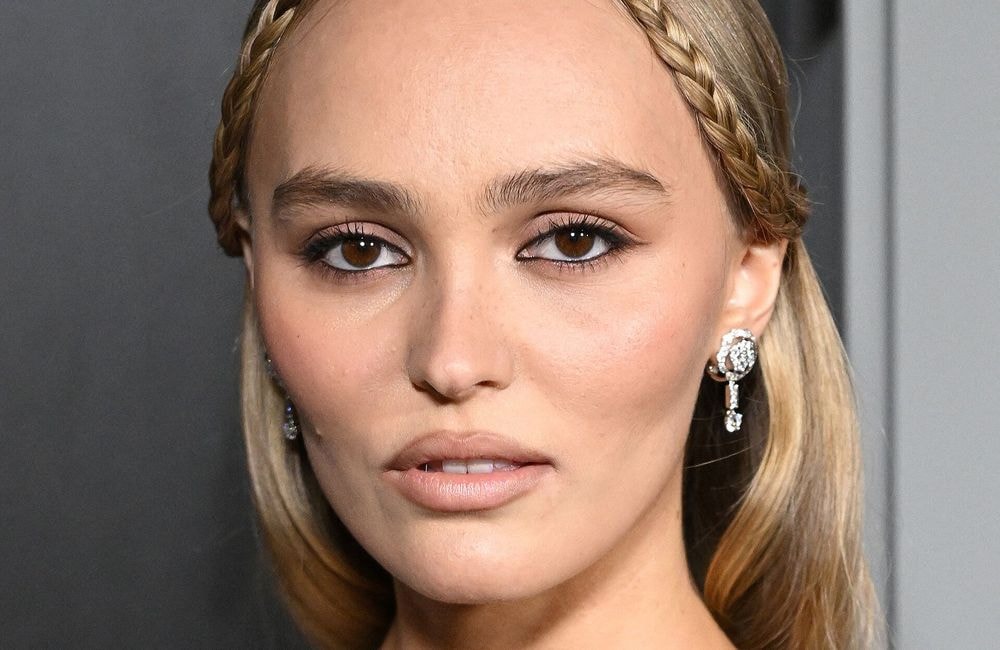 Voici le secret des lèvres pulpeuses de Lily-Rose Depp