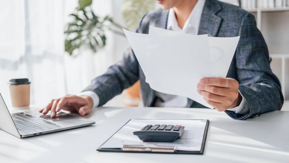 Simulateur exclusif pour connaître vos impôts 2025, factures d'énergie... Les 3 infos argent du jour