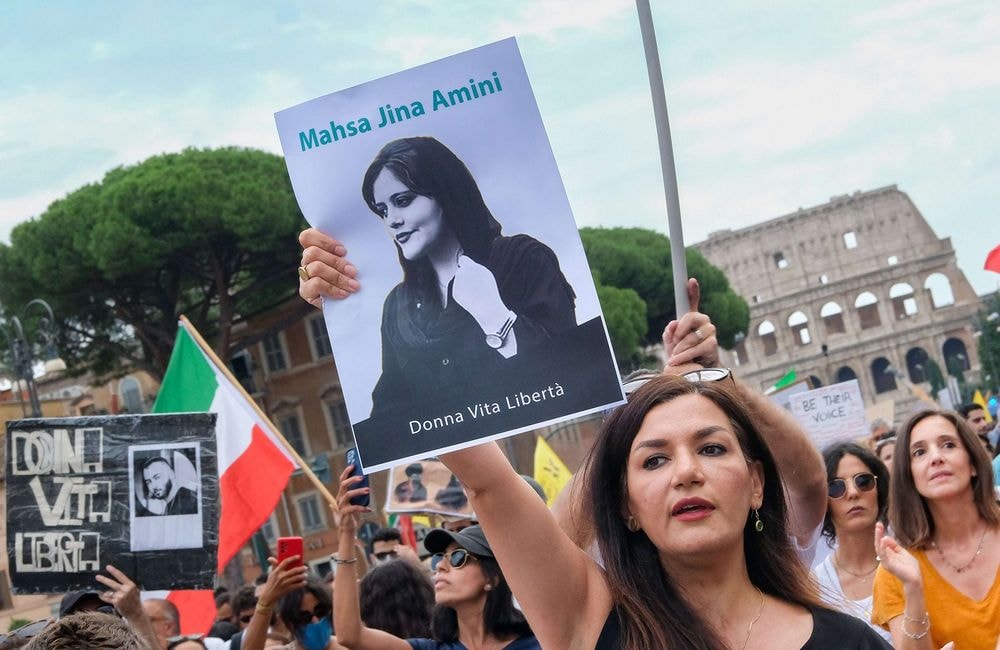 Iran : trois ans après la mort de Mahsa Amini, retour sur une révolte au féminin