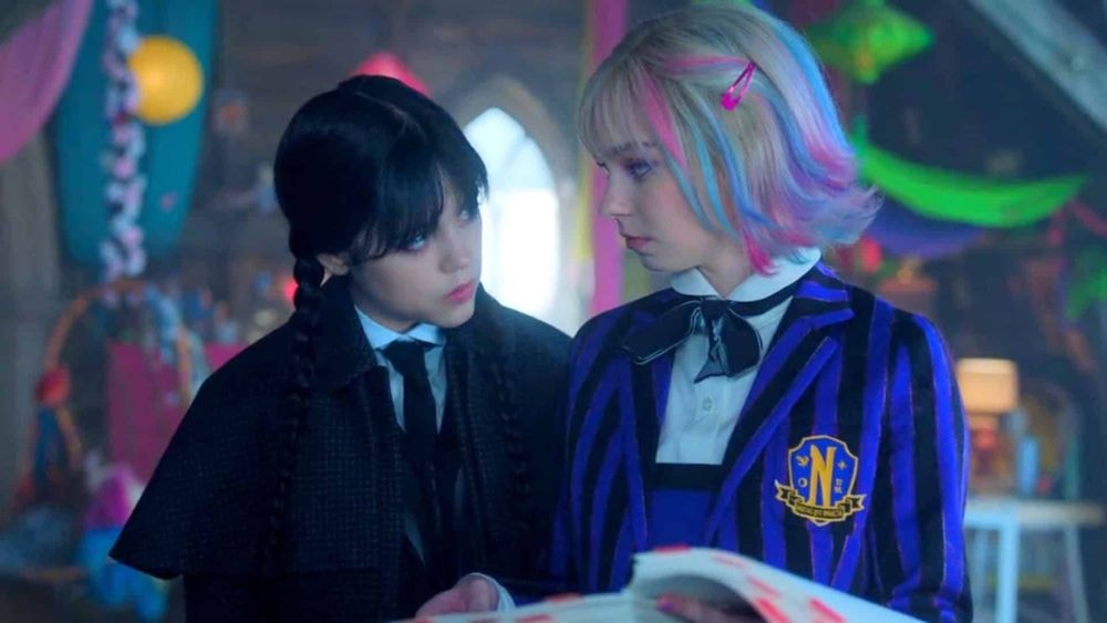 Mercredi saison 3 : Mercredi et Enid en couple ? Jenna Ortega et le créateur s'expriment enfin sur le rêve de nombreux fans de la série Netflix
