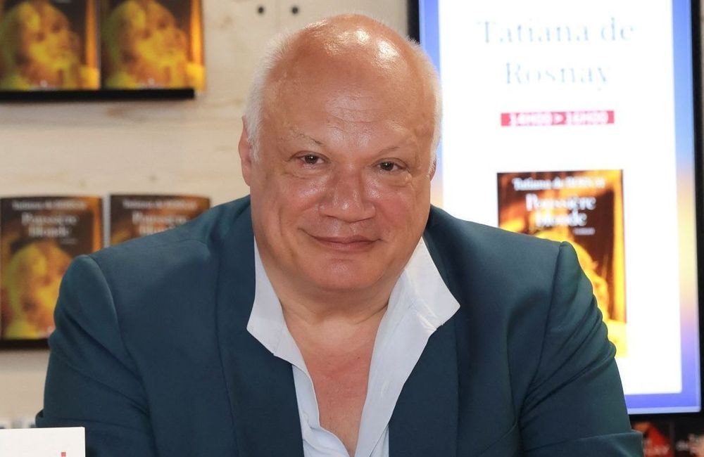 Éric-Emmanuel Schmitt papa pour la première fois à 65 ans