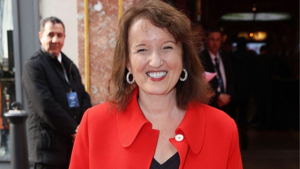 “Ça ne fait pas plaisir…” Anne Roumanoff cash sur son malaise avec les hommes