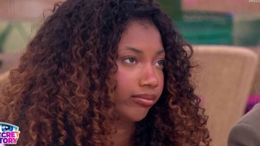 Anita (Secret Story) : son comportement concernant son secret avec Noah choque les internautes, ils voient rouge !