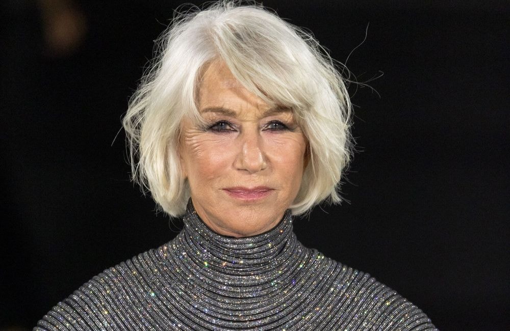 Cheveux blancs après 60 ans : la longueur idéale pour rajeunir instantanément le visage