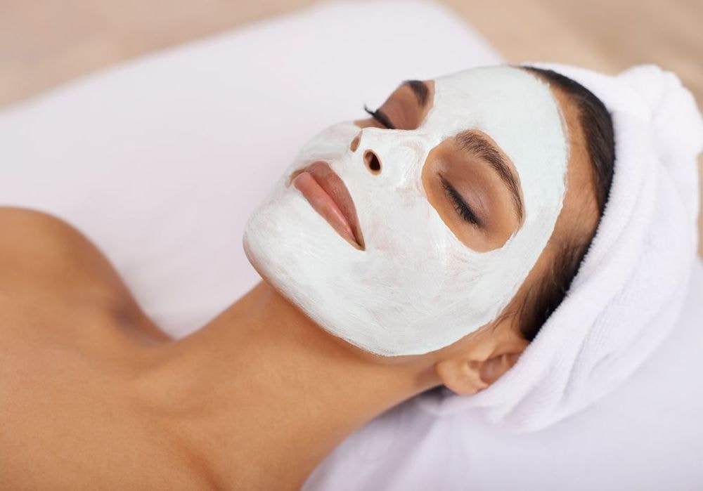 Argile blanche : le produit de beauté universel qui nous rend belle
