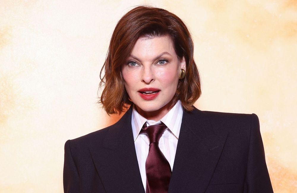 « Je ne me reconnaissais plus » : Linda Evangelista revient sur les séquelles psychologiques de son intervention esthétique ratée