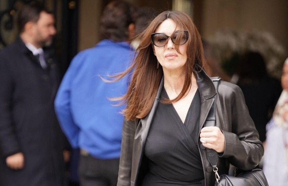 Comment mettre en valeur une forte poitrine selon une styliste de stars ?