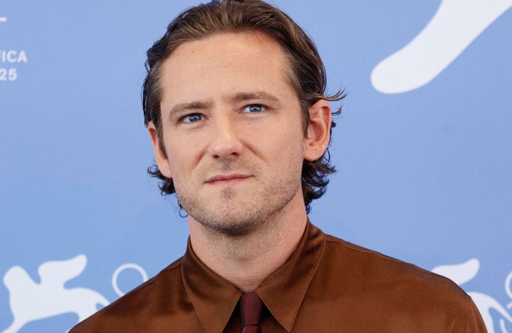 Qui est Lewis Pullman, l’acteur qui a conquis le cœur de Kaia Gerber ?
