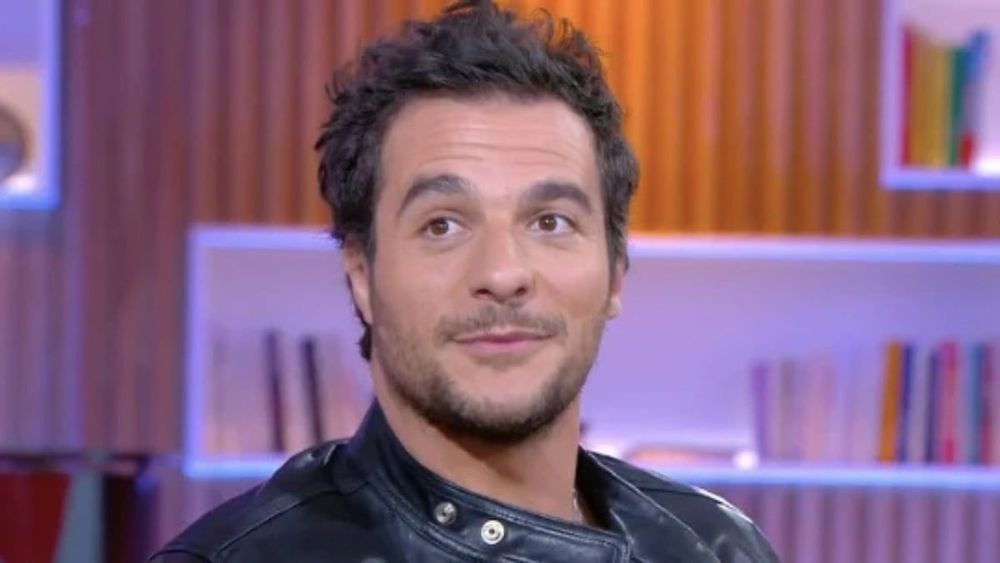 Invité à la Star Academy, Amir se fait une fracture sur scène : "Pas eu le temps de chanter"